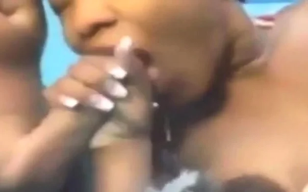 black woman  sucking 2 cocks underwater